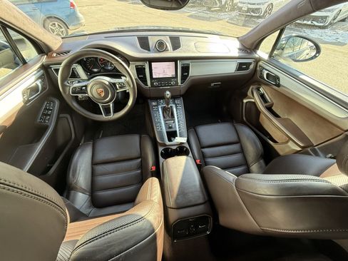 Used 2018 Porsche Macan Turbo image 9