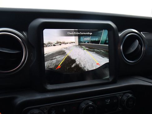 Used 2022 Jeep Gladiator Overland w/ Cold Weather Group image 25