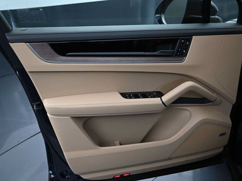 New 2026 Porsche Cayenne AWD/4WD image 14