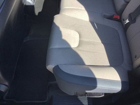 Used 2019 Hyundai Santa Fe SE image 11