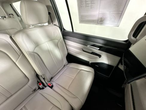 Used 2022 Jeep Wagoneer Series II w/ Rear Seat Video Group 1 AWD/4WD image 14
