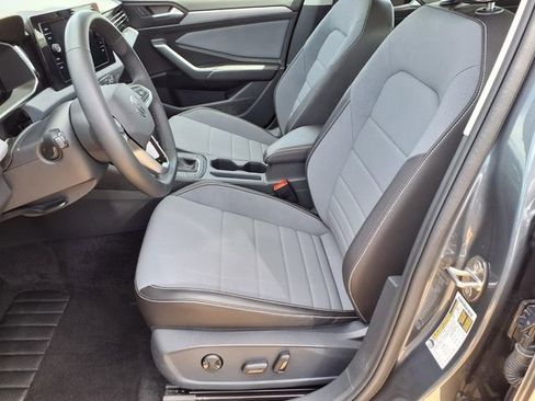 Used 2026 Volkswagen Jetta SE FWD image 10