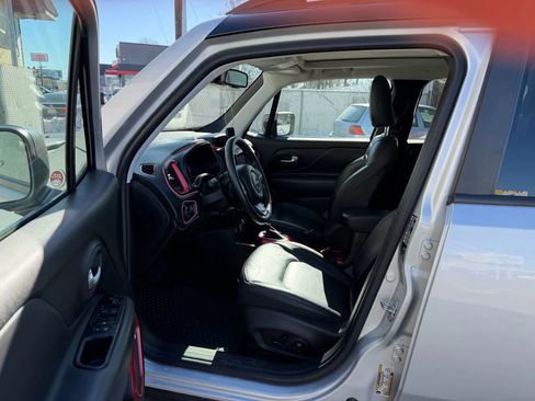 Used 2021 Jeep Renegade Trailhawk w/ Sun & Sound Group AWD/4WD image 10