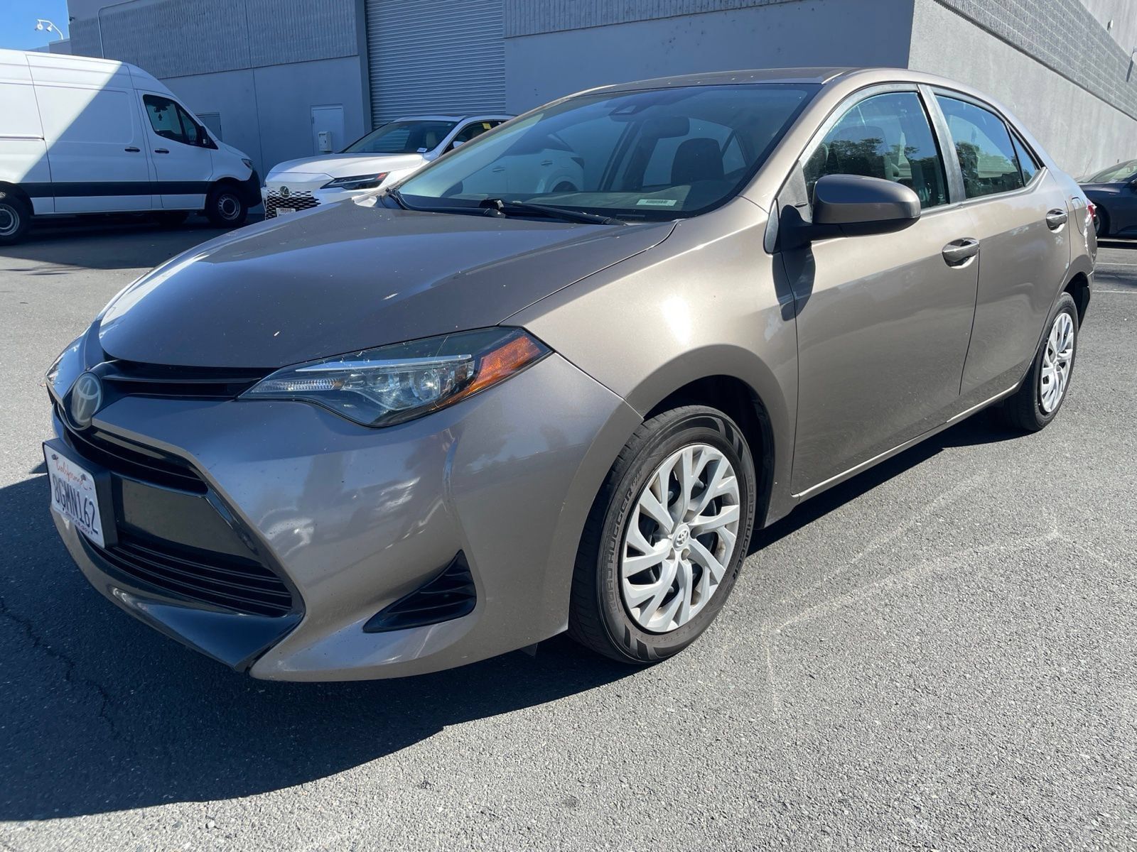 Used 2019 Toyota Corolla LE FWD image 1
