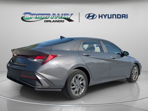 Certified 2024 Hyundai Elantra SEL FWD image 8