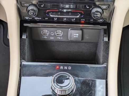 Certified 2022 Jeep Grand Cherokee L Limited RWD image 15