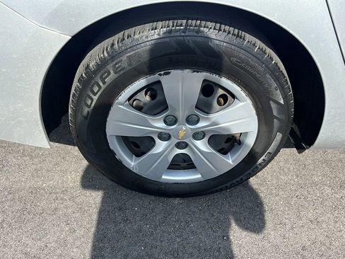 Used 2016 Chevrolet Cruze LS image 32