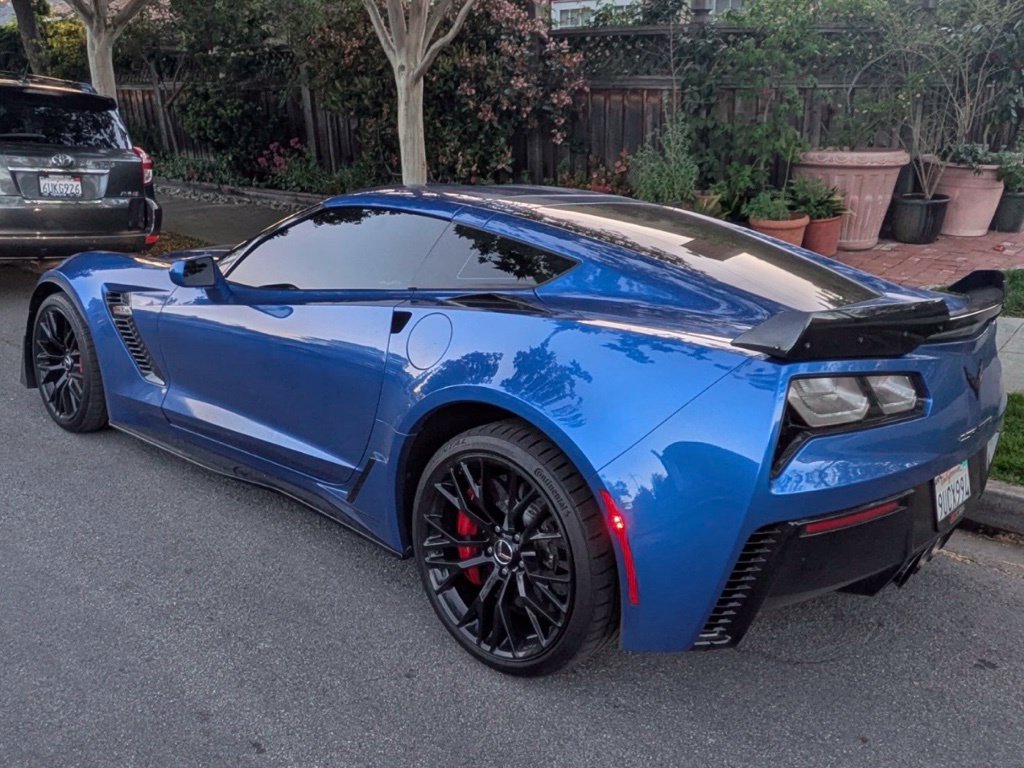 Used 2015 Chevrolet Corvette Z06 w/ Z07 Performance Package RWD image 9