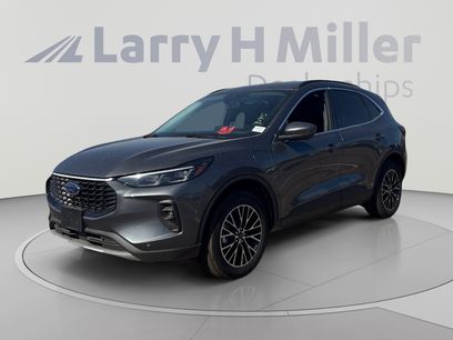 New 2025 Ford Escape SE w/ PHEV Premium Package