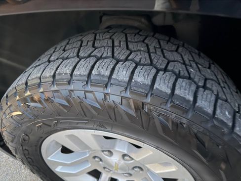 Used 2018 Chevrolet Tahoe LT AWD/4WD image 21