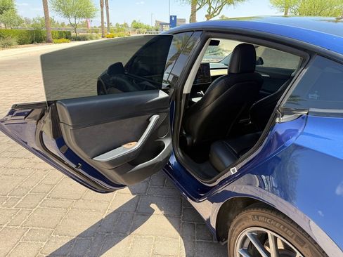 Used 2022 Tesla Model 3 Long Range AWD/4WD image 10