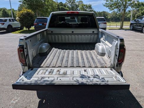 Used 2018 GMC Sierra 1500 SLT w/ SLT Premium Package AWD/4WD image 30