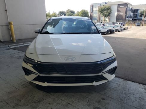 Used 2025 Hyundai Elantra SEL FWD image 8