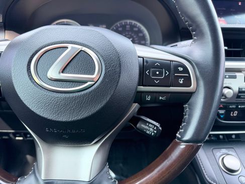 Used 2018 Lexus ES 350 w/ Premier Package FWD image 35