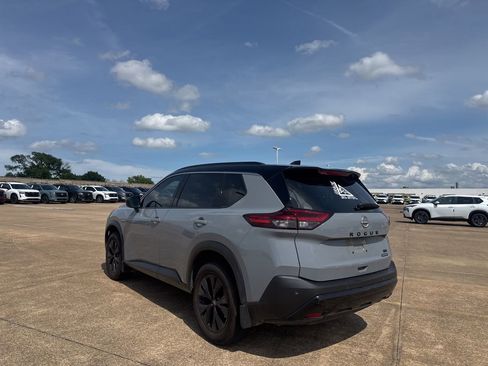 Certified 2023 Nissan Rogue SV w/ SV Premium B Package FWD image 15