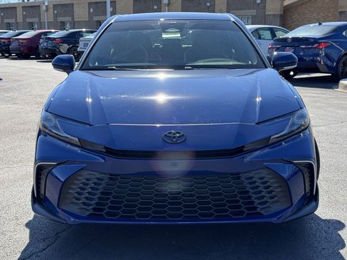 Used 2025 Toyota Camry SE w/ Convenience Package image 18