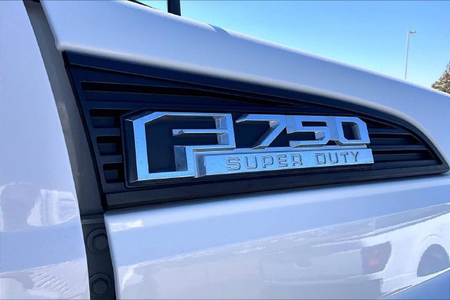 Used 2022 Ford F750 2WD Regular Cab Super Duty image 14