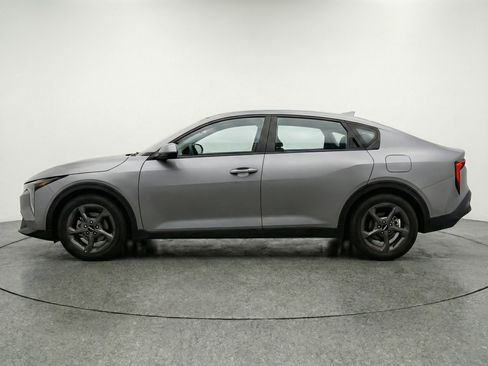 Used 2025 Kia K4 LXS image 5