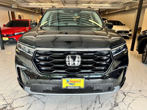Used 2023 Honda Pilot Elite image 2