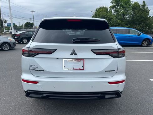 New 2026 Mitsubishi Outlander LE FWD image 4