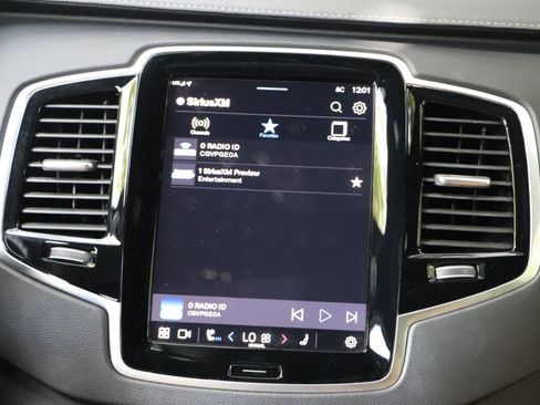 Used 2023 Volvo XC90 T8 Ultimate image 41