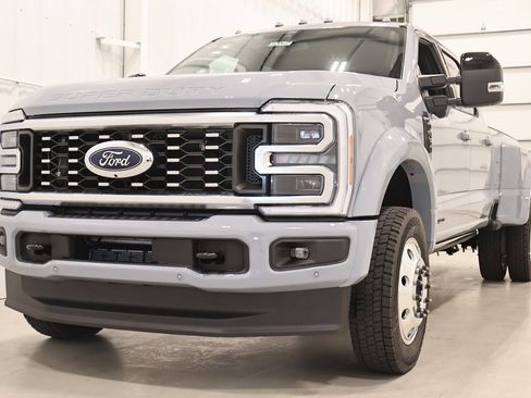 New 2026 Ford F450 Platinum w/ FX4 Off-Road Package image 4