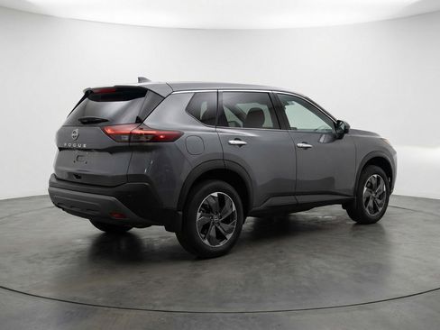 Used 2025 Nissan Rogue SV FWD image 9