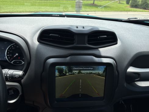 Certified 2022 Jeep Renegade Trailhawk AWD/4WD image 29
