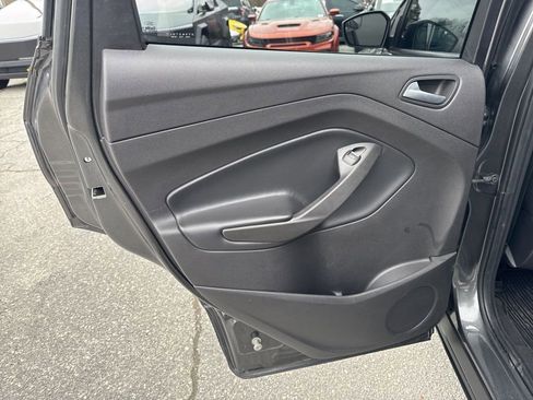 Used 2019 Ford Escape SE image 26