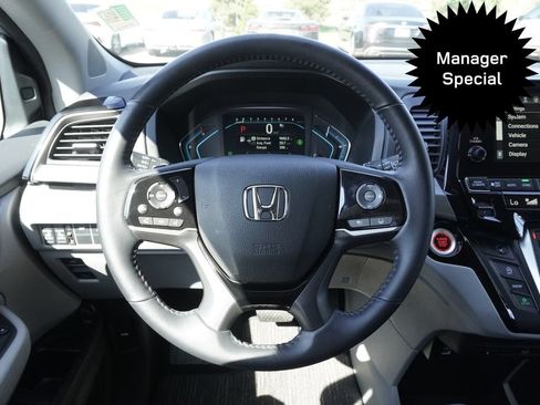 Used 2023 Honda Odyssey Touring image 10