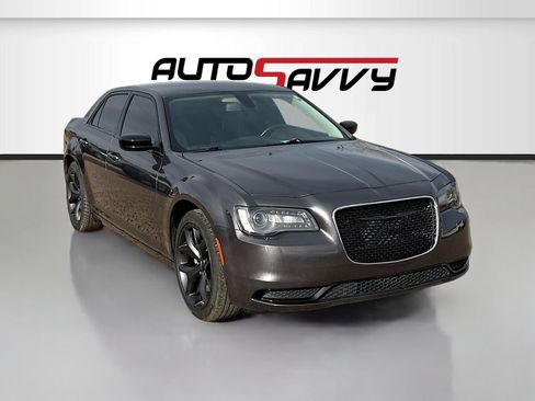 Used 2022 Chrysler 300 Touring w/ Sport Appearance Package RWD image 1