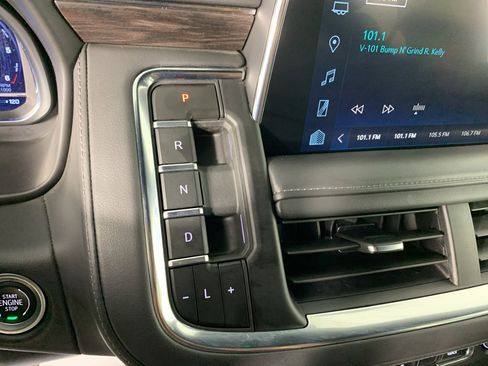 Used 2024 Chevrolet Tahoe LT w/ Luxury Package RWD image 24
