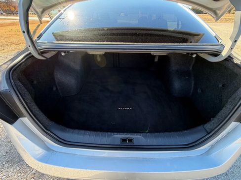 Used 2023 Nissan Altima 2.5 SV image 17