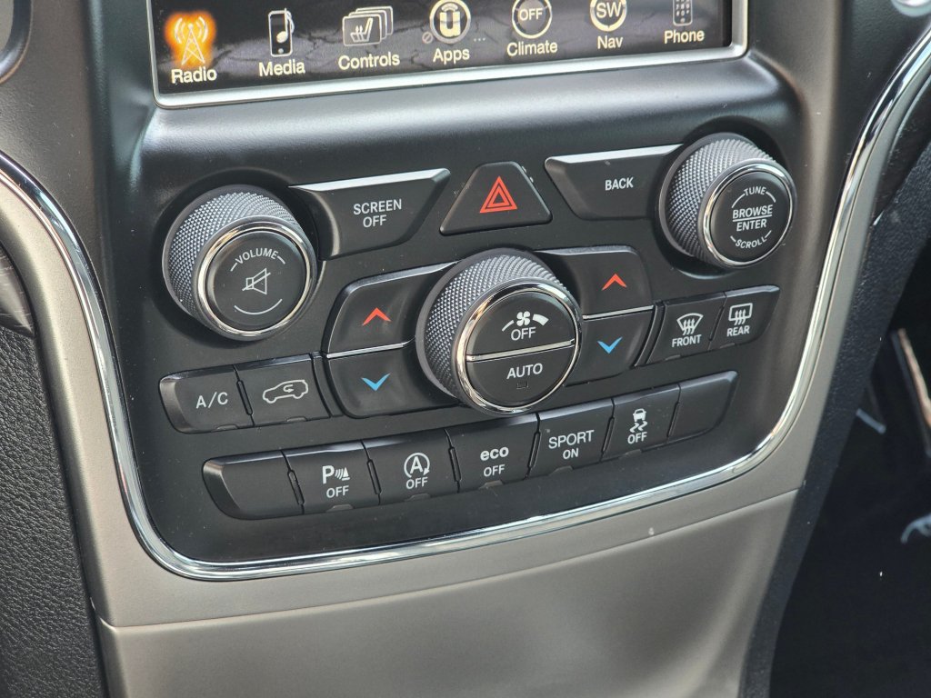 Used 2017 Jeep Grand Cherokee Altitude AWD/4WD image 8