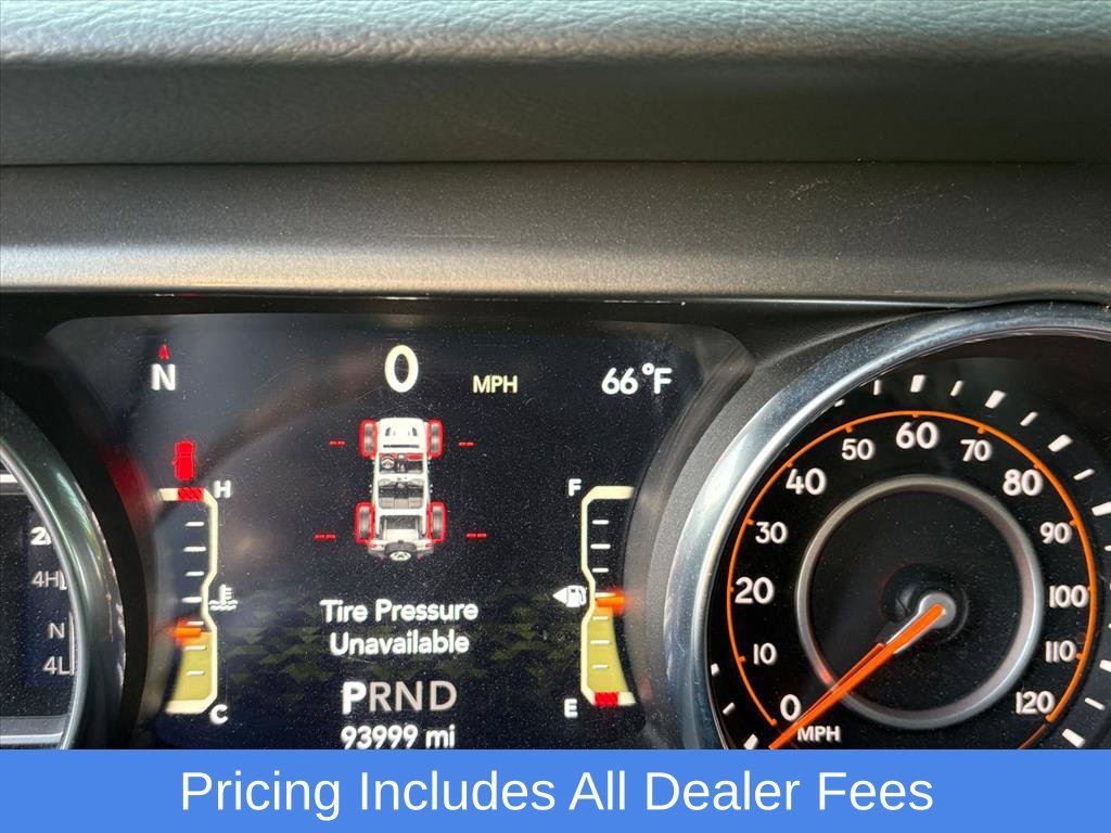 Used 2018 Jeep Wrangler Unlimited Sahara AWD/4WD image 8