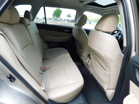 Used 2018 Subaru Outback 2.5i Limited AWD/4WD image 5