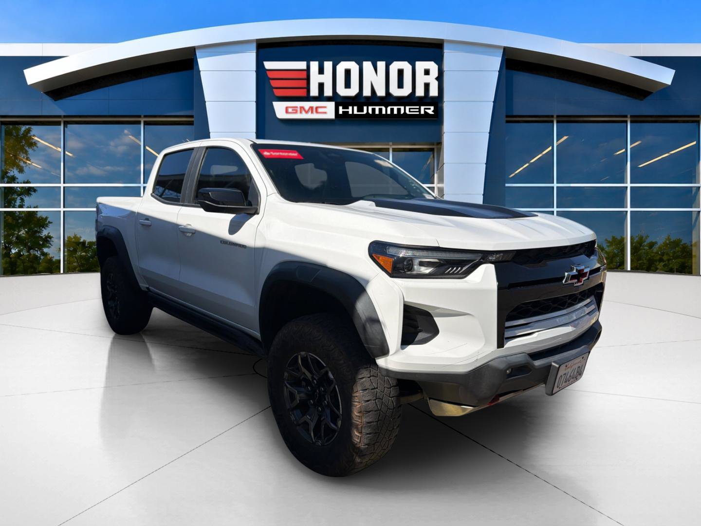 Used 2024 Chevrolet Colorado ZR2 AWD/4WD image 2