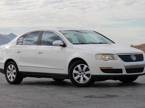 Used 2006 Volkswagen Passat 2.0T image 1