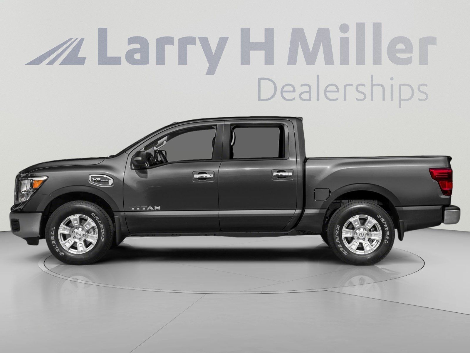 Used 2017 Nissan Titan SV RWD image 3