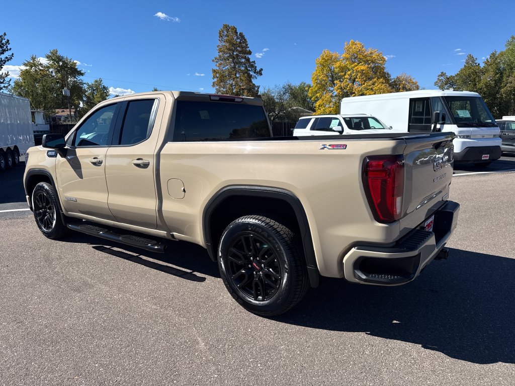 Used 2023 GMC Sierra 1500 Elevation AWD/4WD image 3