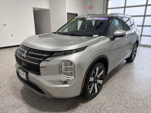 Used 2025 Mitsubishi Outlander SEL image 7