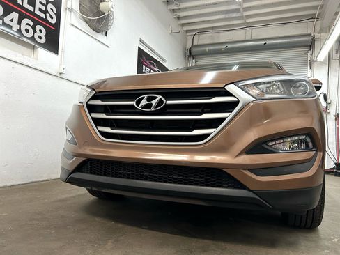 Used 2017 Hyundai Tucson SE Plus image 9