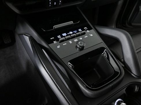 Used 2025 Porsche Cayenne Coupe image 17