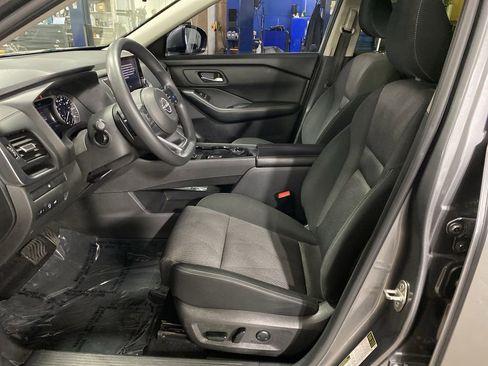 Certified 2024 Nissan Rogue SV image 4