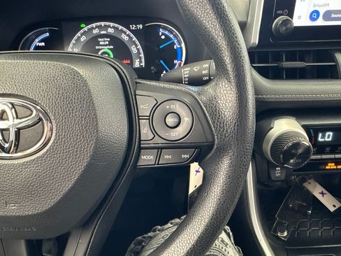 Certified 2025 Toyota RAV4 LE AWD/4WD image 19