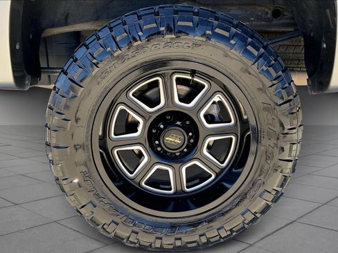 Used 2020 Chevrolet Silverado 1500 LT Trail Boss image 11