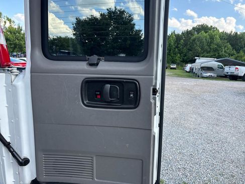 Used 2019 Chevrolet Express 3500 LT w/ LT Preferred Equipment Group RWD image 18