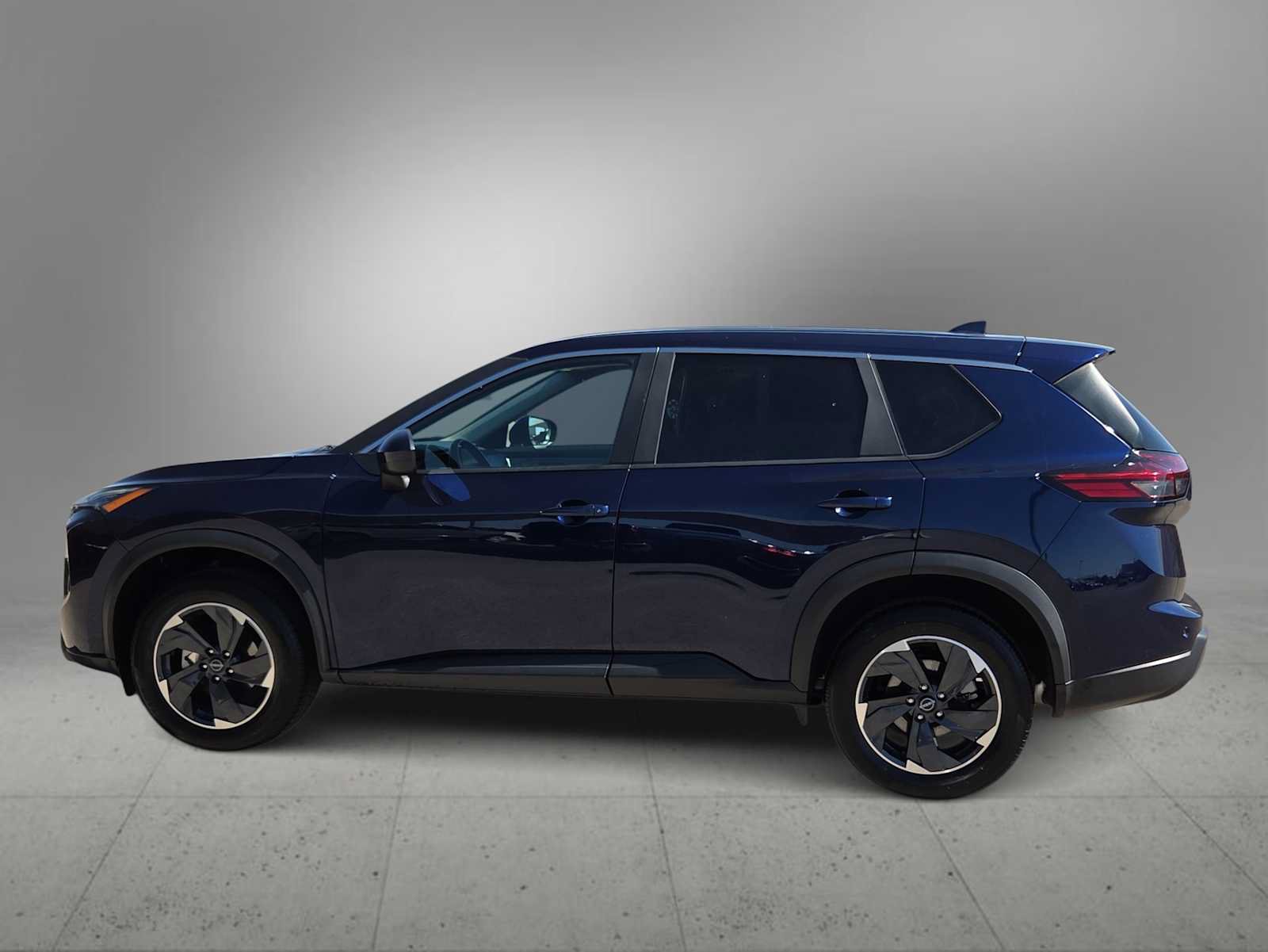 Used 2025 Nissan Rogue SV FWD image 4