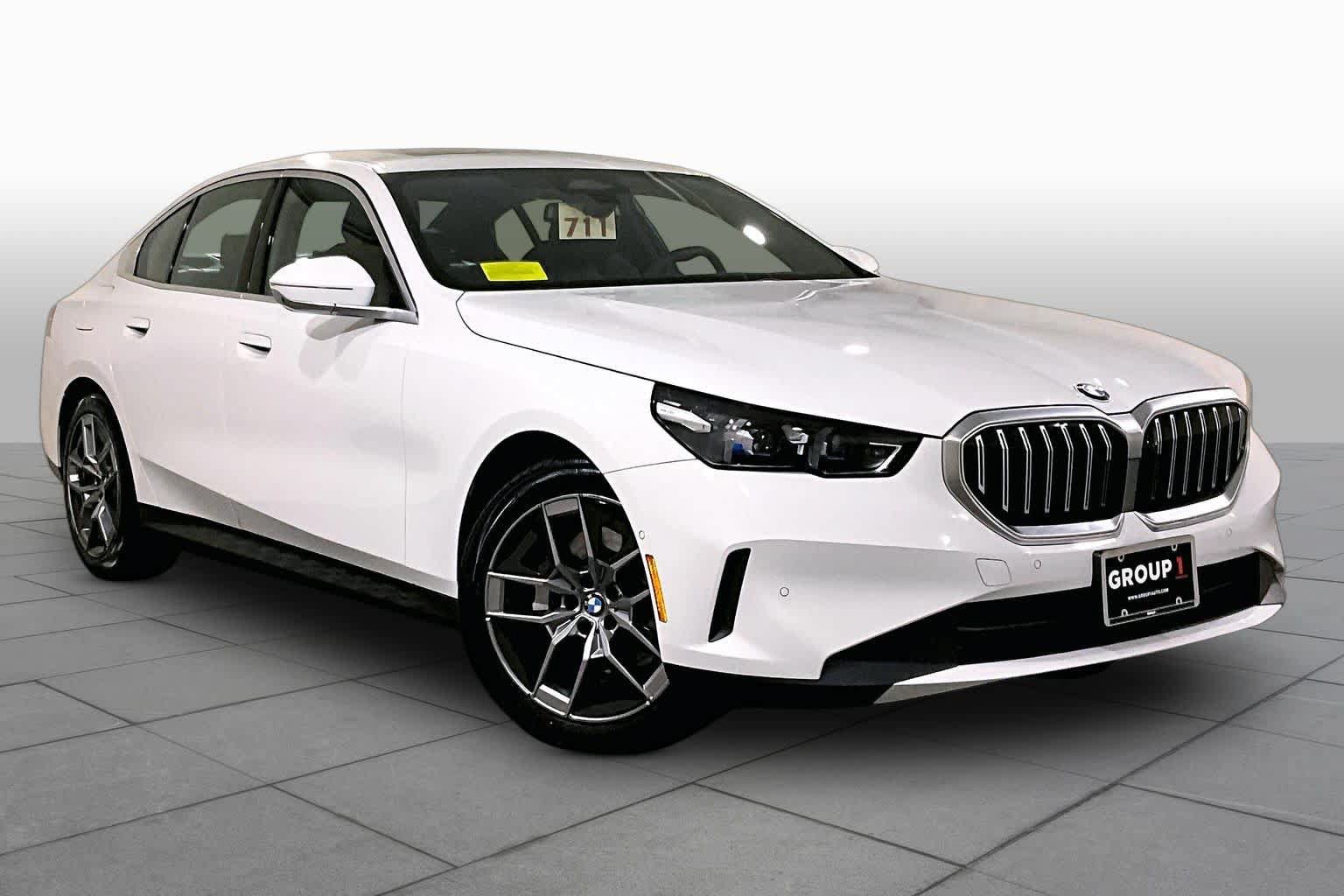 Used 2026 BMW 530i xDrive w/ Premium Package AWD/4WD image 2