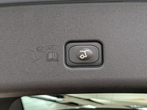 Used 2025 Lincoln Nautilus Reserve AWD/4WD image 27